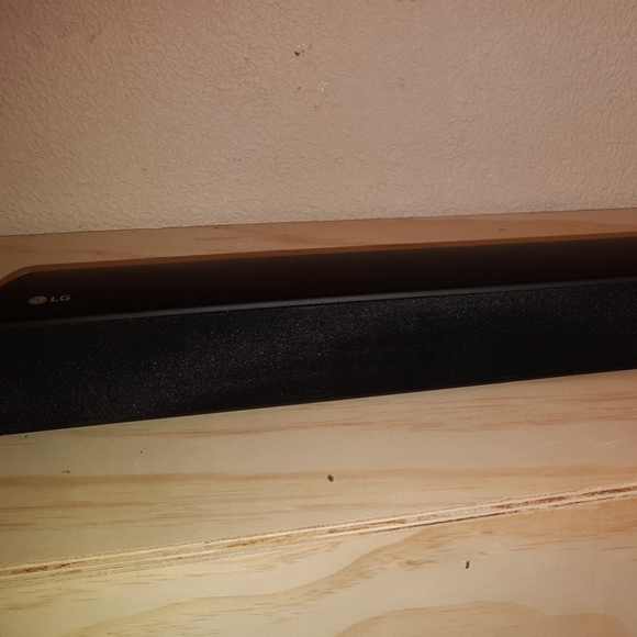 Home Sound Bar & Speaker - Picture 3 of 4